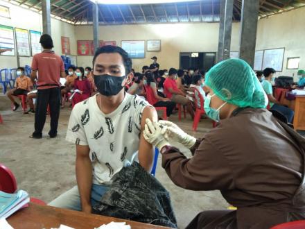 Vaksinasi Kedua Gelombang Pertama Covid-19 Desa Tunjung